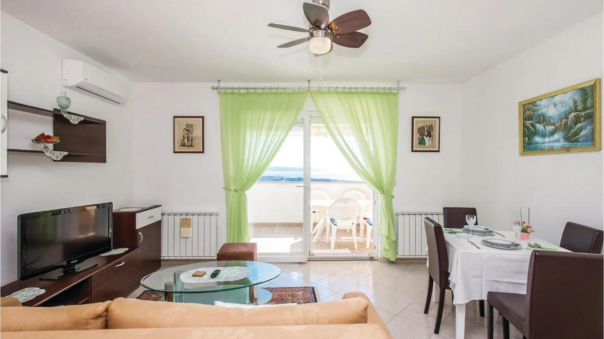Amazing Apartment In Smrika With Wifi