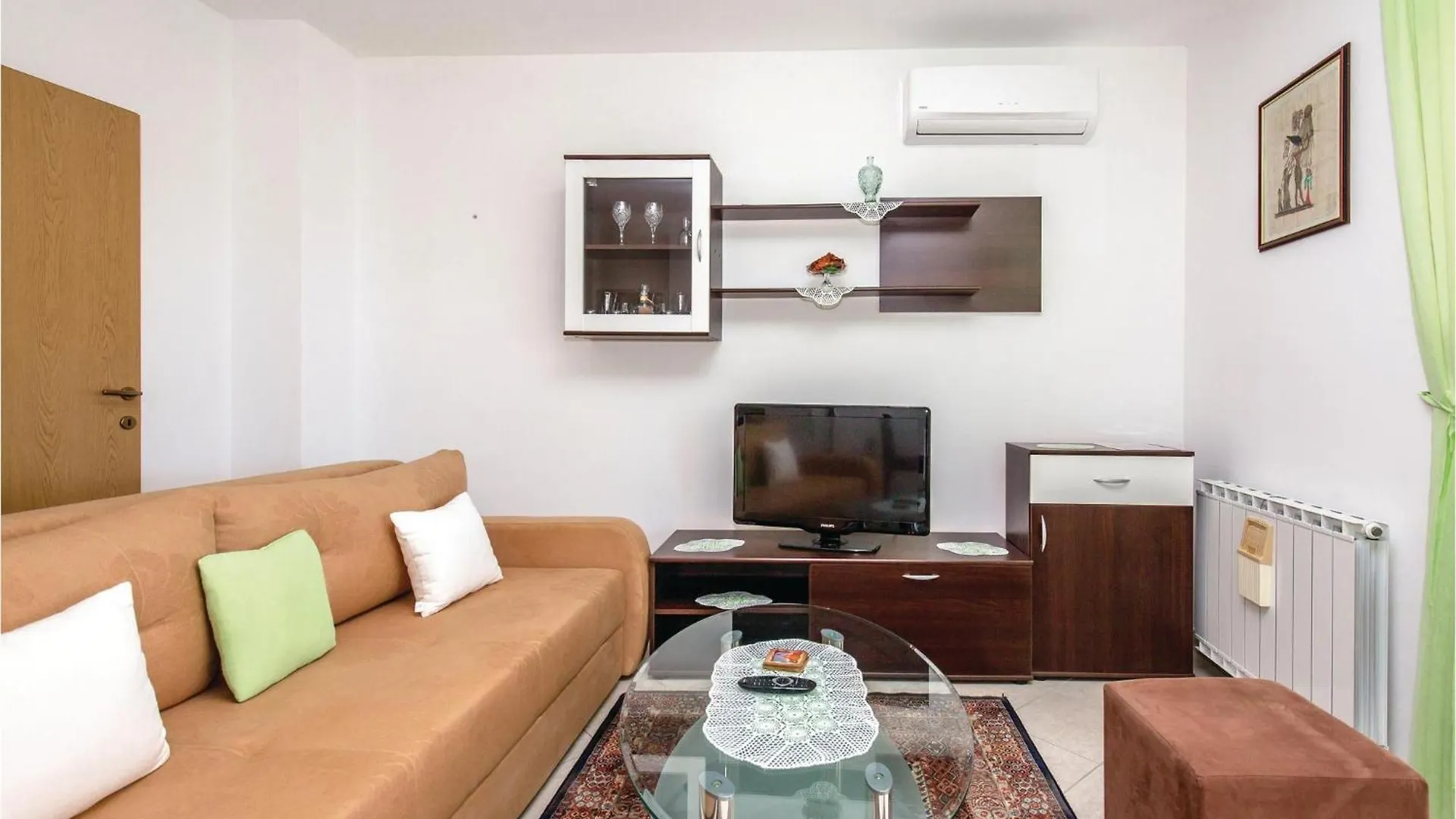 Amazing Apartment In Smrika With Wifi