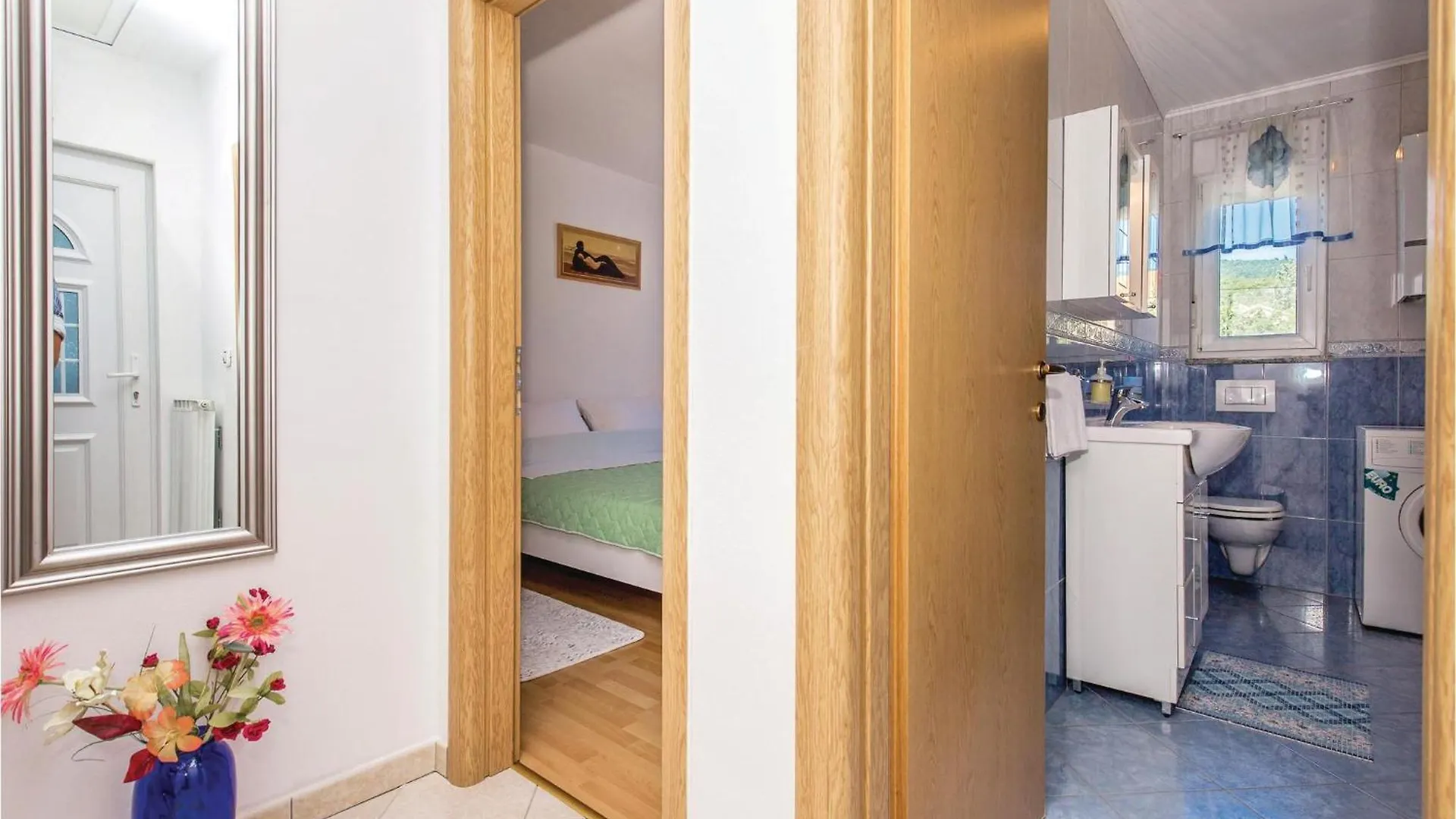 Amazing Apartment In Smrika With Wifi