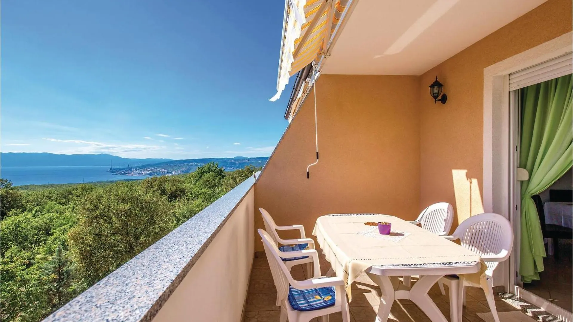 Amazing Apartment In Smrika With Wifi Croácia