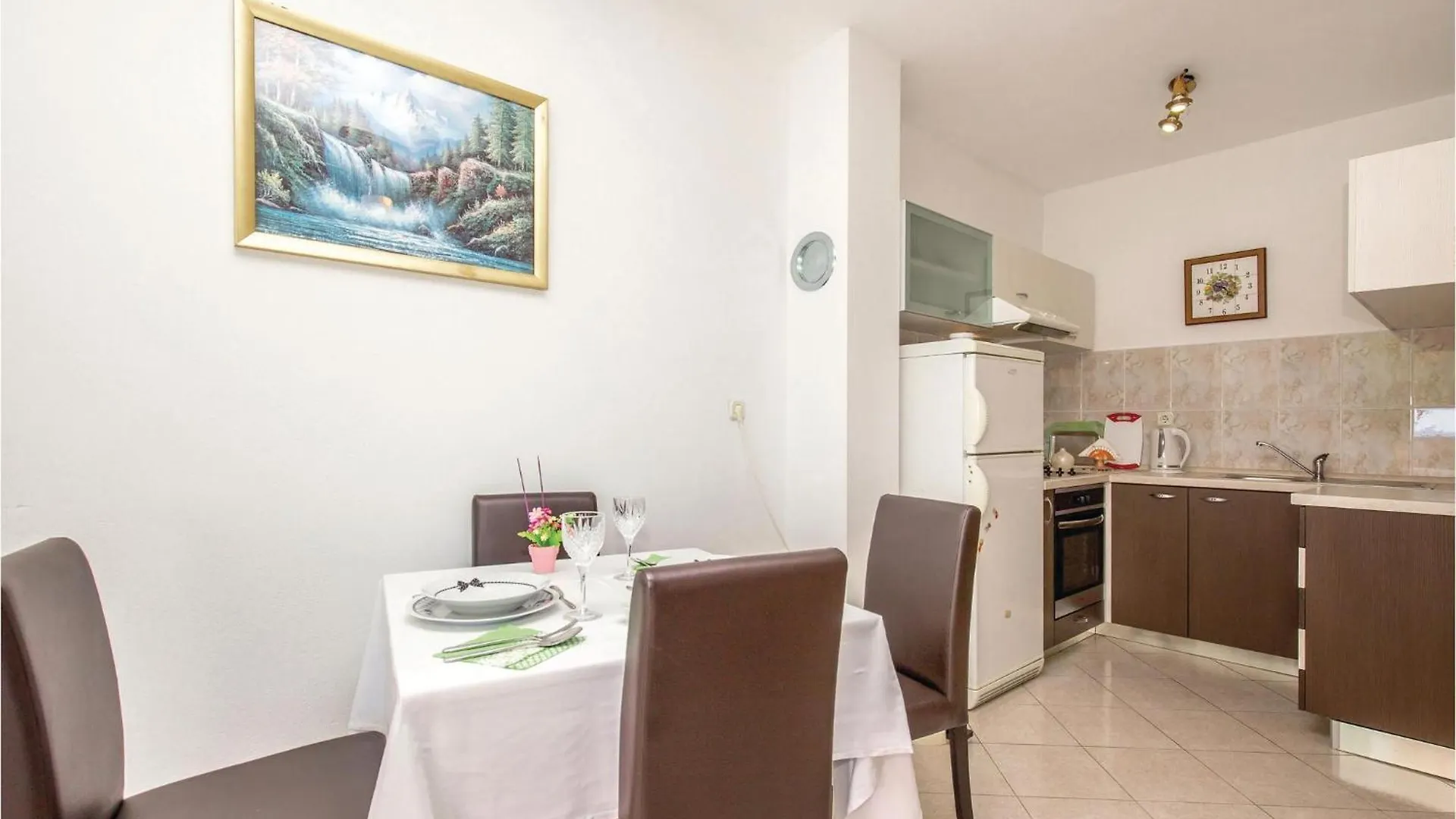 Amazing Apartment In Smrika With Wifi 0*,
