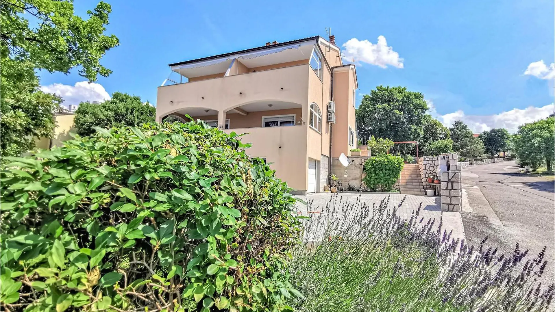 Amazing Apartment In Smrika With Wifi Croácia